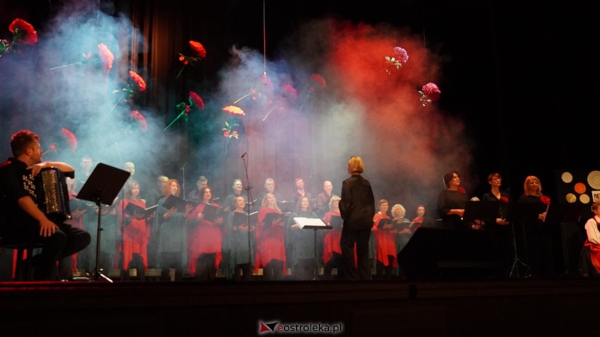 Koncert Pieśni malowane, dźwiękiem wycinane [26.10.2025] - zdjęcie #21 - eOstroleka.pl