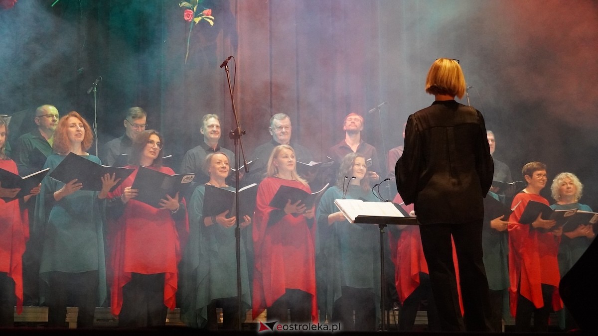 Koncert Pieśni malowane, dźwiękiem wycinane [26.10.2025] - zdjęcie #20 - eOstroleka.pl