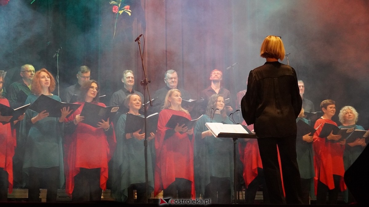 Koncert Pieśni malowane, dźwiękiem wycinane [26.10.2025] - zdjęcie #19 - eOstroleka.pl