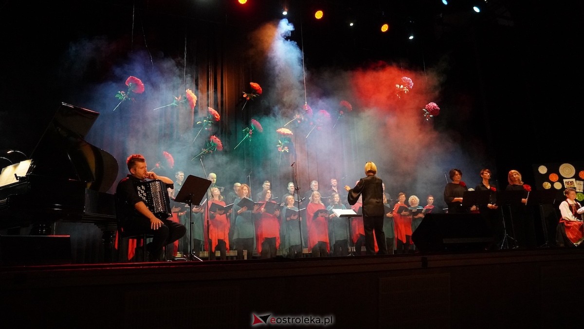 Koncert Pieśni malowane, dźwiękiem wycinane [26.10.2025] - zdjęcie #17 - eOstroleka.pl