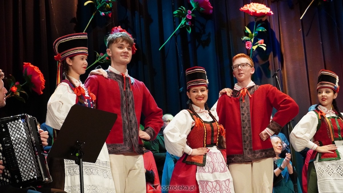 Koncert Pieśni malowane, dźwiękiem wycinane [26.10.2025] - zdjęcie #13 - eOstroleka.pl