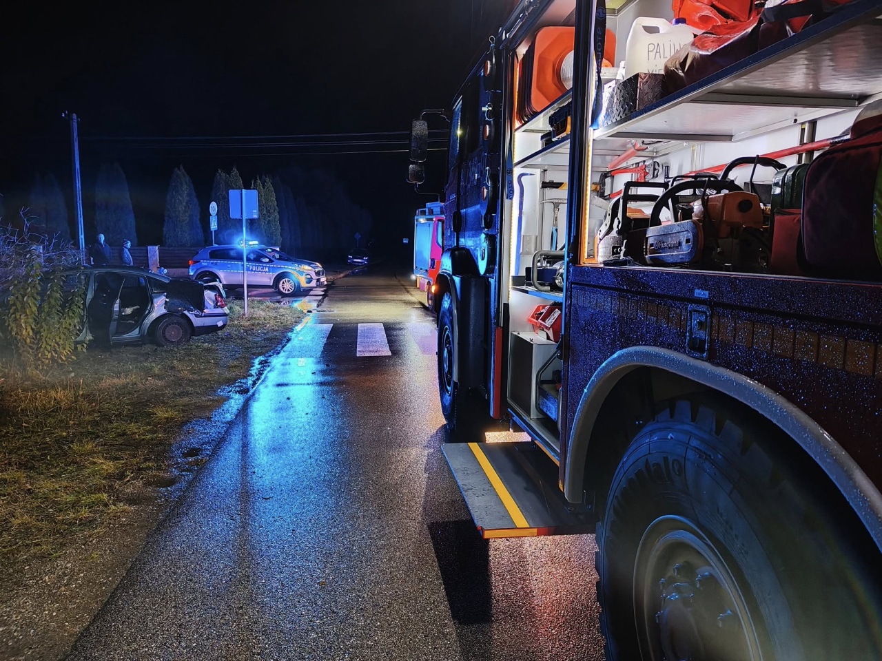 Wypadek w Grucelach [26.10.2025] - zdjęcie #8 - eOstroleka.pl