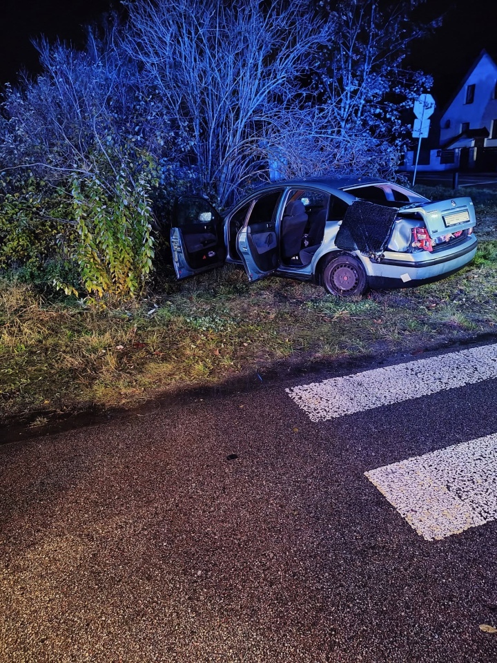 Wypadek w Grucelach [26.10.2025] - zdjęcie #2 - eOstroleka.pl