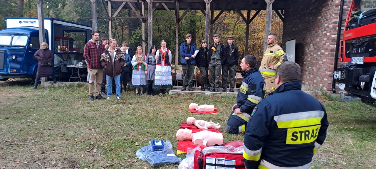 „Wielkie Serca – pomocne dłonie w Brzozówce” [28.10.2025] - zdjęcie #21 - eOstroleka.pl