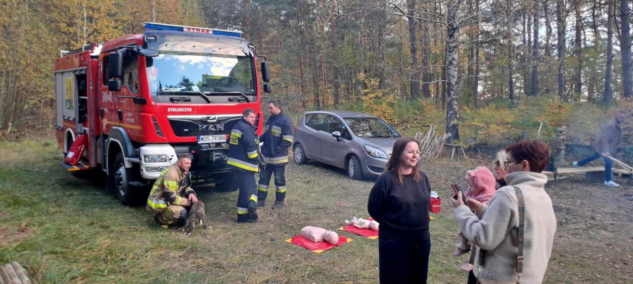 „Wielkie Serca – pomocne dłonie w Brzozówce” [28.10.2025] - zdjęcie #15 - eOstroleka.pl
