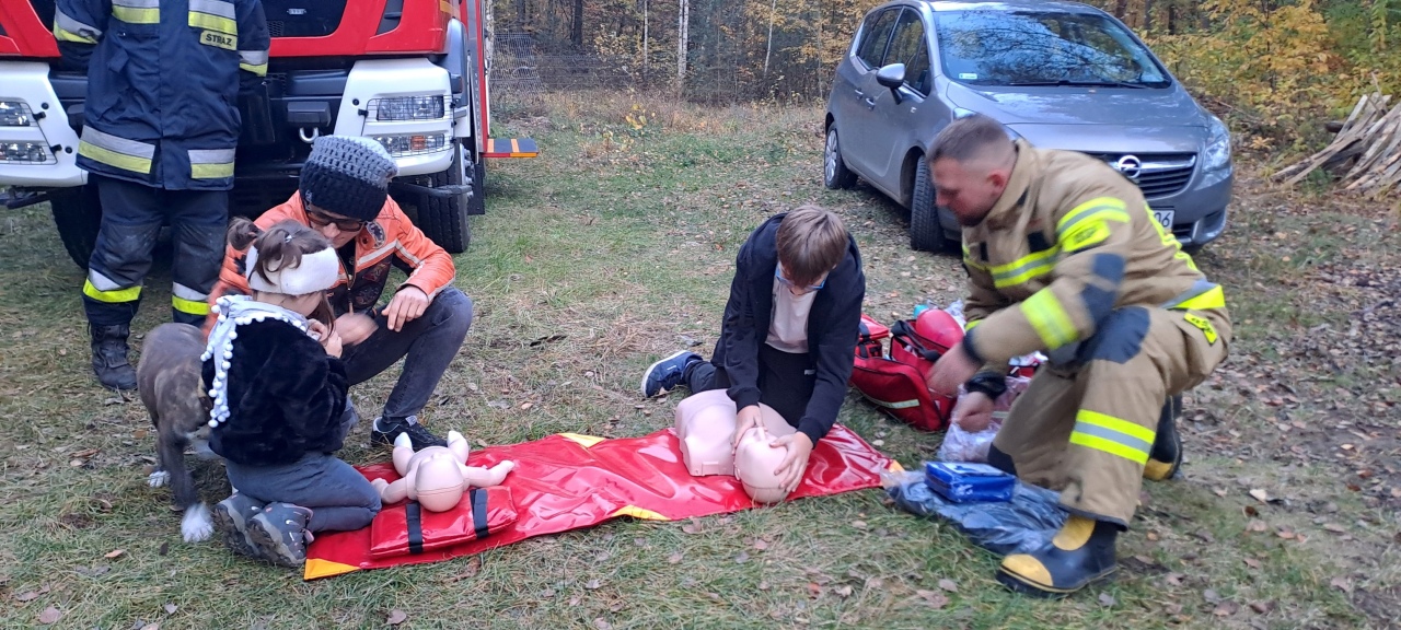 „Wielkie Serca – pomocne dłonie w Brzozówce” [28.10.2025] - zdjęcie #7 - eOstroleka.pl