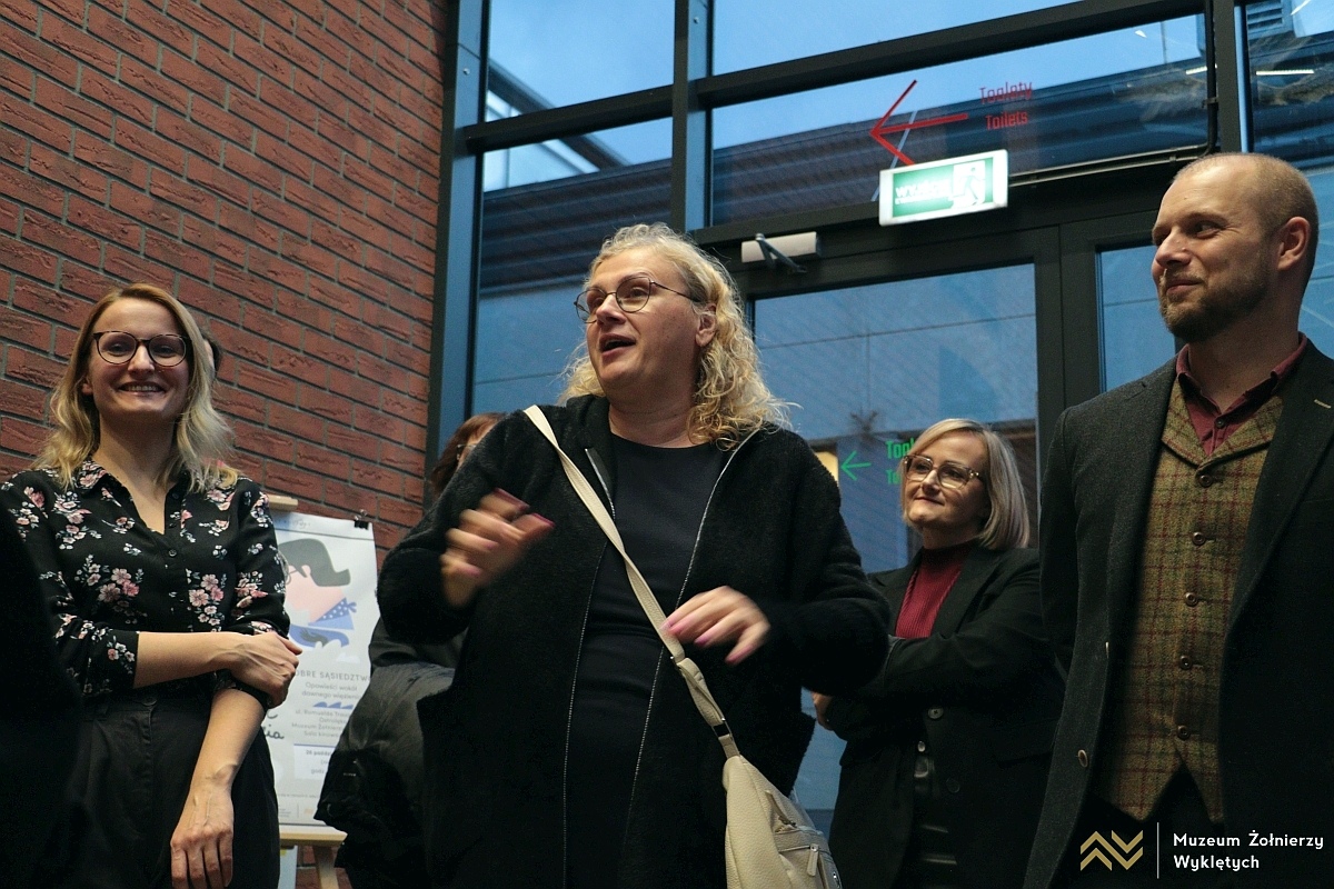 Otwarcie wystawy „Dobre sąsiedztwo. Opowieści wokół dawnego więzienia” w Muzeum Żołnierzy Wyklętych [28.10.2025] - zdjęcie #9 - eOstroleka.pl