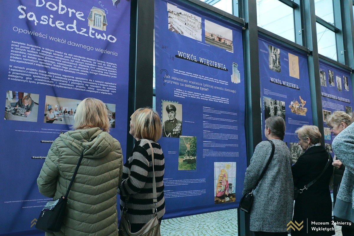 Otwarcie wystawy „Dobre sąsiedztwo. Opowieści wokół dawnego więzienia” w Muzeum Żołnierzy Wyklętych [28.10.2025] - zdjęcie #1 - eOstroleka.pl