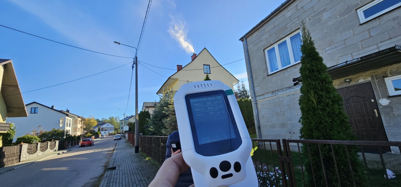 Spacer z detektorem w Czerwinie [20.10.2025] - zdjęcie #2 - eOstroleka.pl