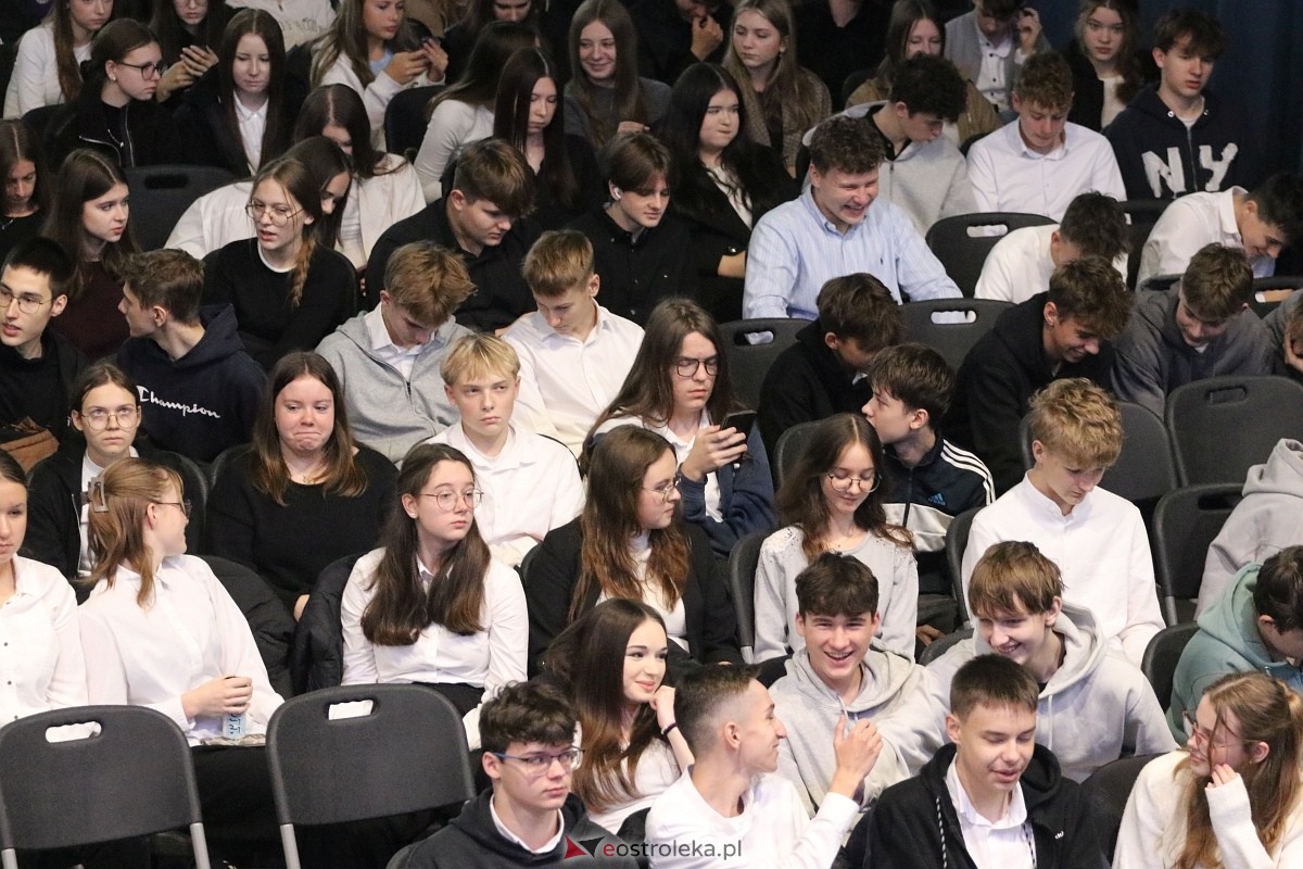 Święto Patrona II LO im. C. K. Norwida w Ostrołęce [29.10.2025] - zdjęcie #73 - eOstroleka.pl