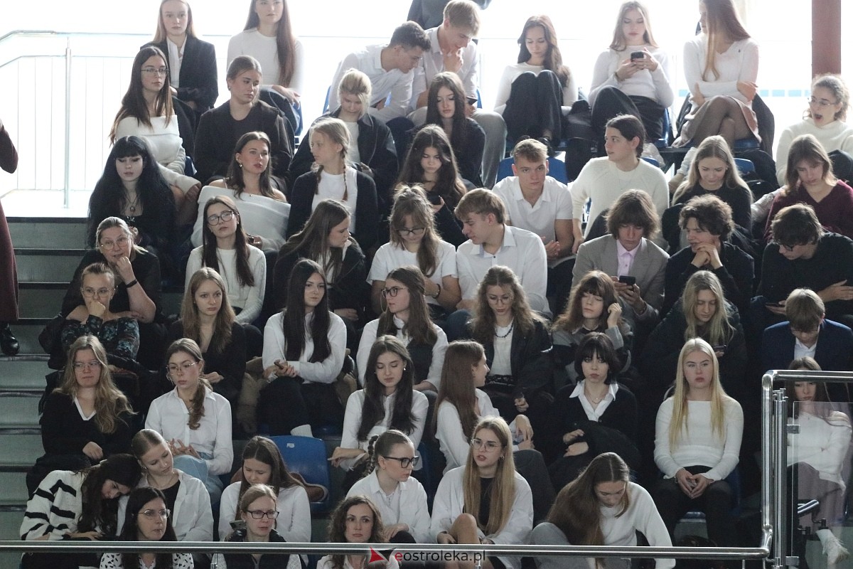 Święto Patrona II LO im. C. K. Norwida w Ostrołęce [29.10.2025] - zdjęcie #66 - eOstroleka.pl