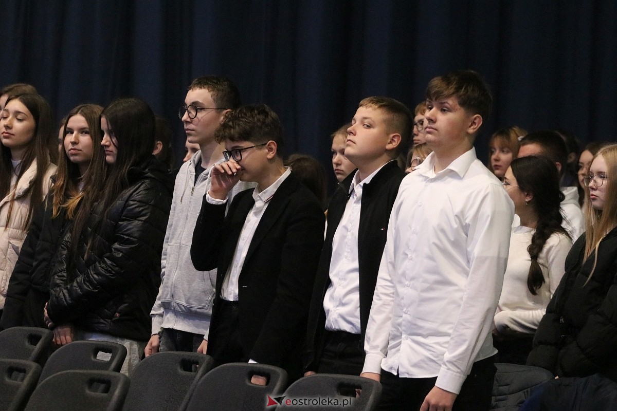 Święto Patrona II LO im. C. K. Norwida w Ostrołęce [29.10.2025] - zdjęcie #35 - eOstroleka.pl