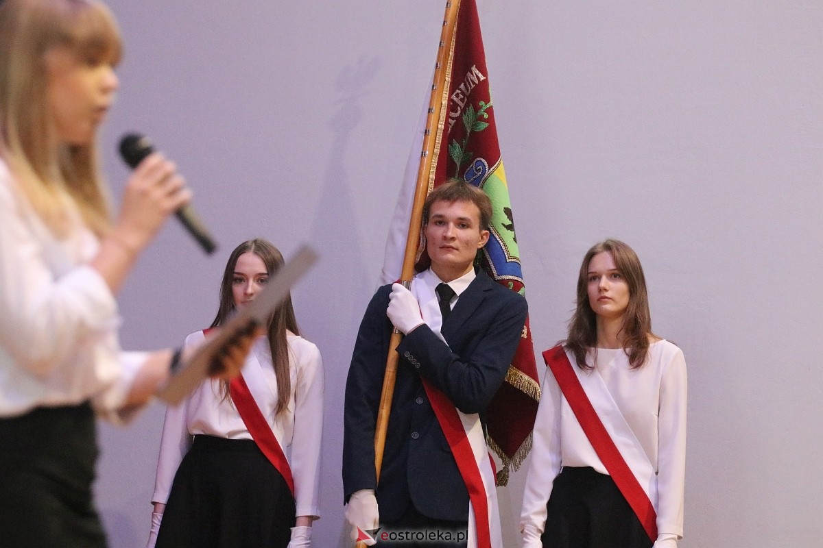 Święto Patrona II LO im. C. K. Norwida w Ostrołęce [29.10.2025] - zdjęcie #34 - eOstroleka.pl