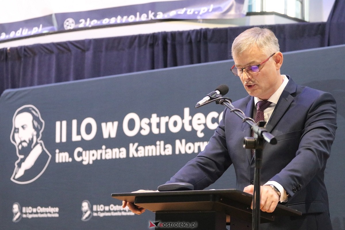 Święto Patrona II LO im. C. K. Norwida w Ostrołęce [29.10.2025] - zdjęcie #33 - eOstroleka.pl
