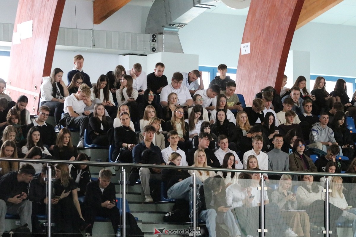 Święto Patrona II LO im. C. K. Norwida w Ostrołęce [29.10.2025] - zdjęcie #28 - eOstroleka.pl