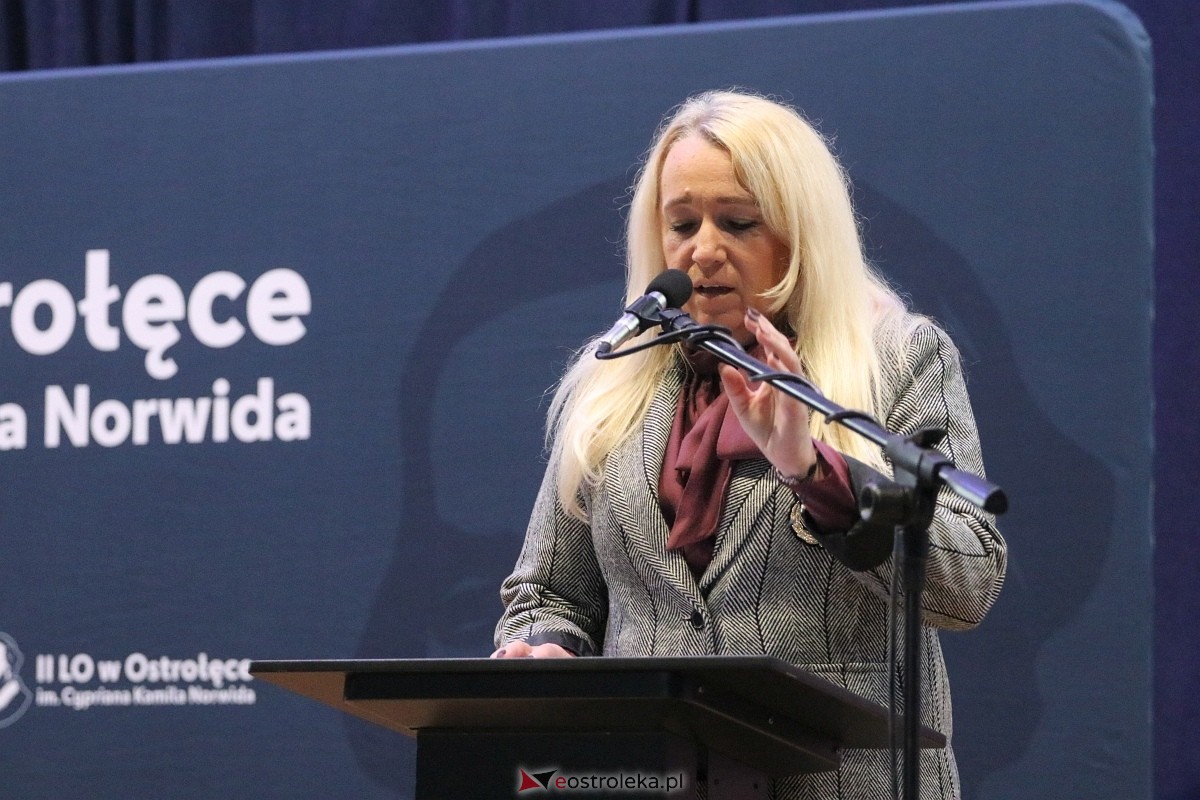 Święto Patrona II LO im. C. K. Norwida w Ostrołęce [29.10.2025] - zdjęcie #26 - eOstroleka.pl