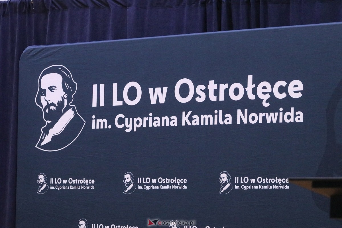 Święto Patrona II LO im. C. K. Norwida w Ostrołęce [29.10.2025] - zdjęcie #25 - eOstroleka.pl