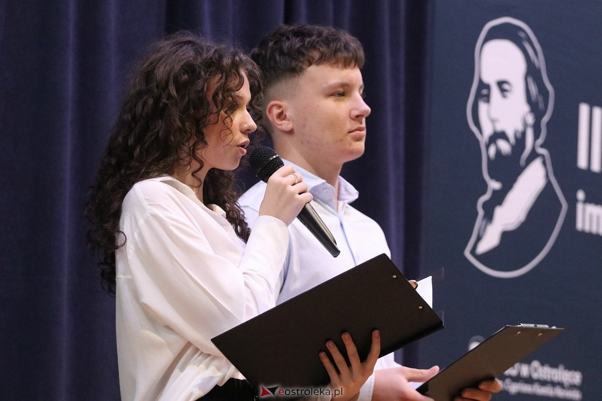 Święto Patrona II LO im. C. K. Norwida w Ostrołęce [29.10.2025] - zdjęcie #16 - eOstroleka.pl