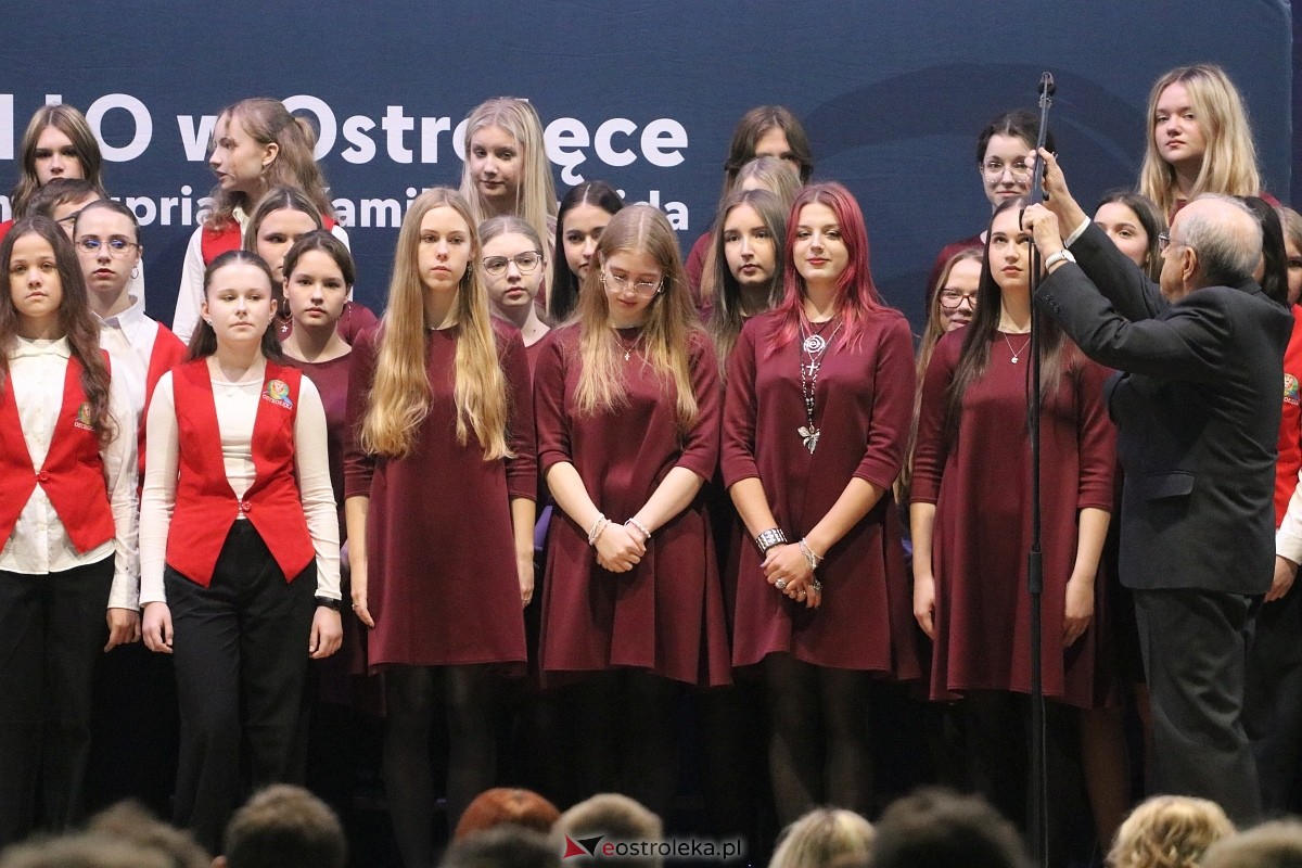 Święto Patrona II LO im. C. K. Norwida w Ostrołęce [29.10.2025] - zdjęcie #6 - eOstroleka.pl