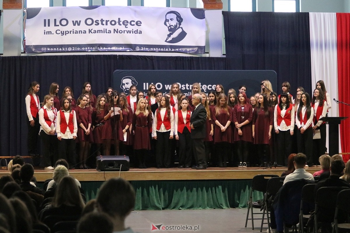 Święto Patrona II LO im. C. K. Norwida w Ostrołęce [29.10.2025] - zdjęcie #3 - eOstroleka.pl