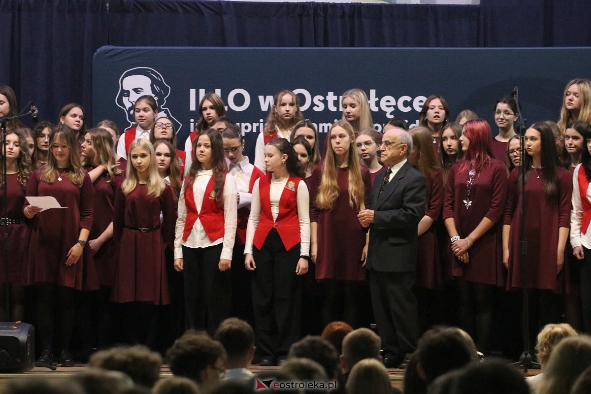 Święto Patrona II LO im. C. K. Norwida w Ostrołęce [29.10.2025] - zdjęcie #2 - eOstroleka.pl