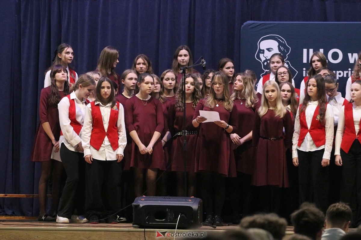 Święto Patrona II LO im. C. K. Norwida w Ostrołęce [29.10.2025] - zdjęcie #1 - eOstroleka.pl