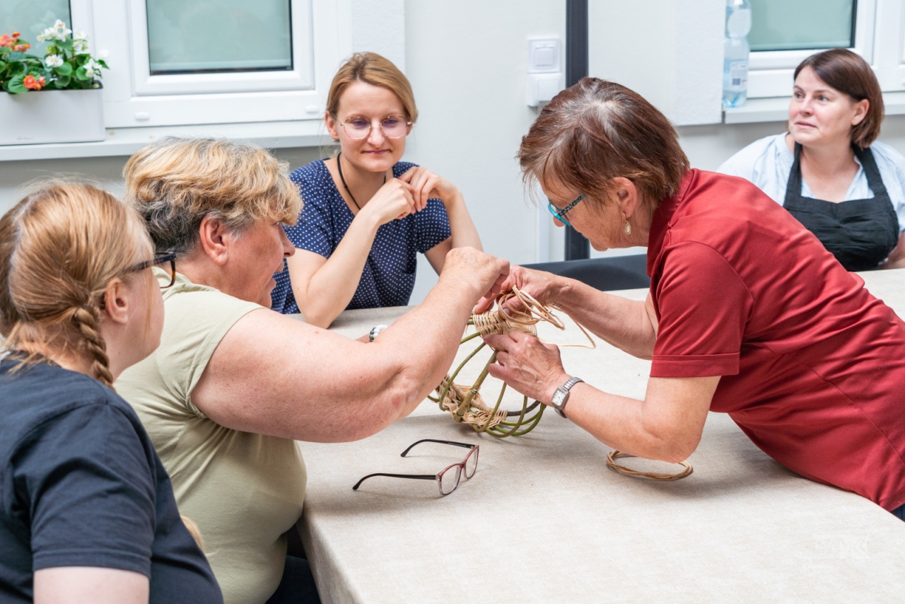 Podsumowanie warsztatów plecionkarskich w Muzeum Kultury Kurpiowskiej [29.10.2025] - zdjęcie #16 - eOstroleka.pl