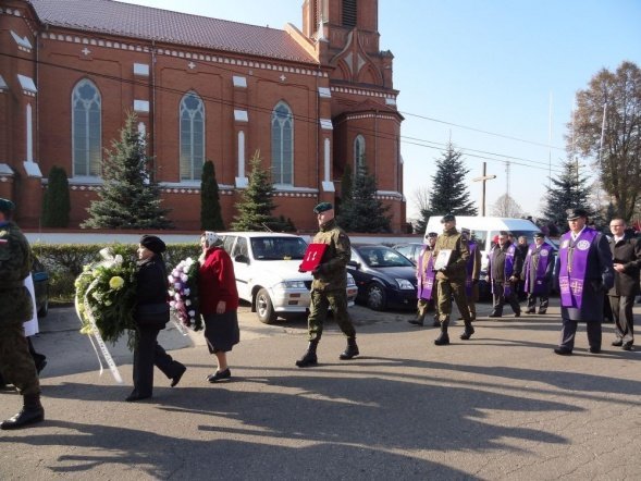 Pogrzeb sierżanta Mariusza Deptuły [28.10.2011] - zdjęcie #3 - eOstroleka.pl