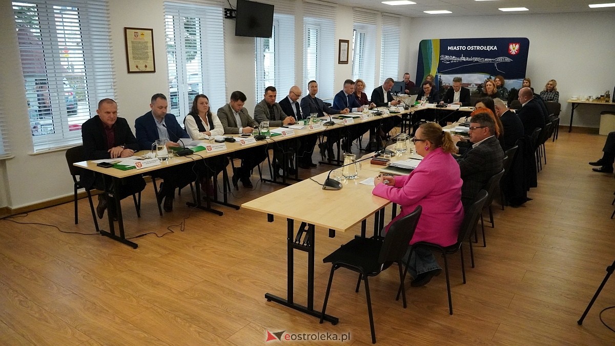 Sesja Rady Miasta Ostrołęka [30.10.2025] - zdjęcie #2 - eOstroleka.pl