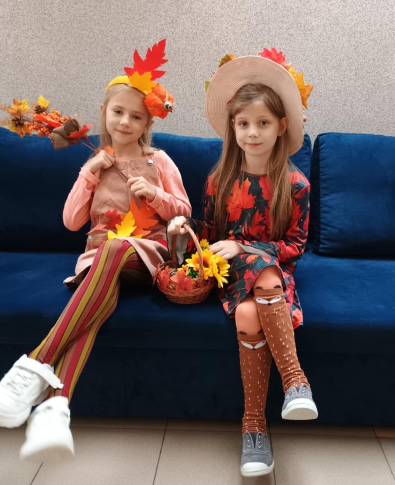 Jesienna rewia mody w Szkole Podstawowej w Lipnikach [30.10.2025] - zdjęcie #20 - eOstroleka.pl