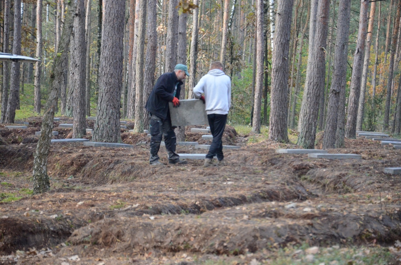 Renowacja cmentarzy wojennych w gminie Kadzidło [30.10.2025] - zdjęcie #1 - eOstroleka.pl