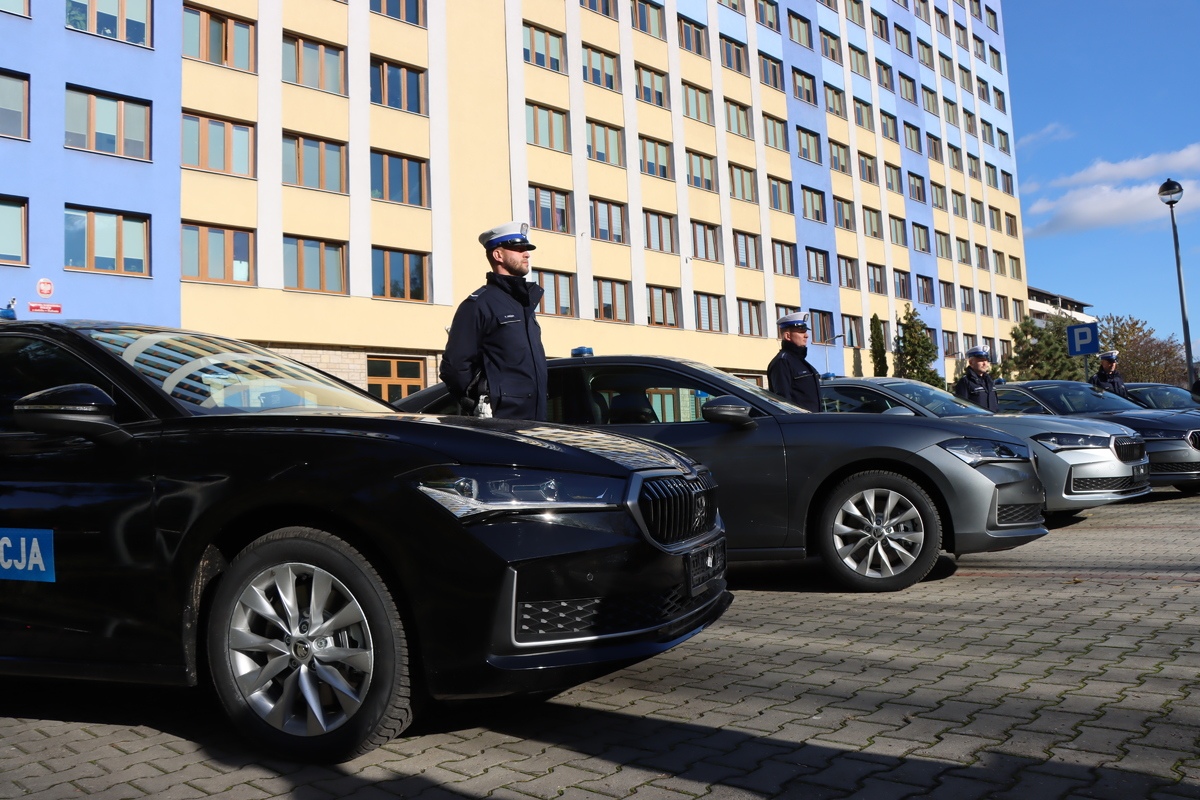 Nowe radiowozy w policji [31.10.2025] - zdjęcie #15 - eOstroleka.pl