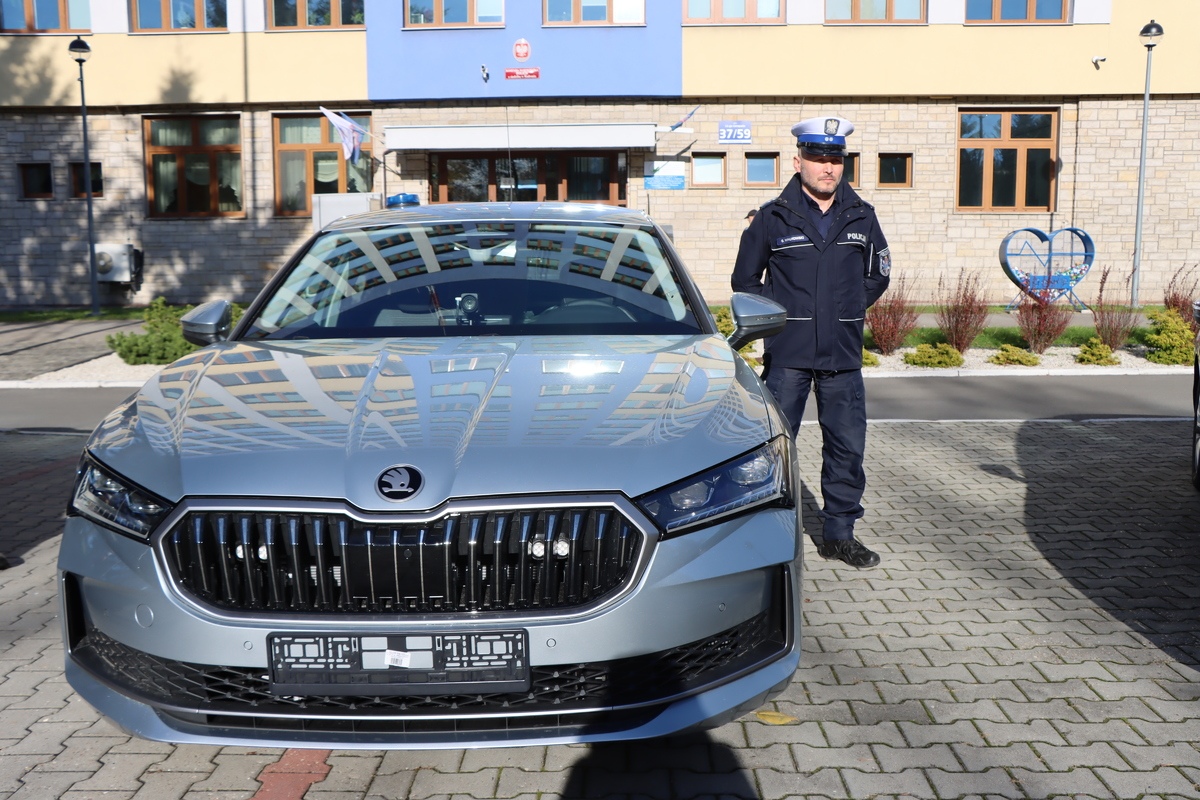 Nowe radiowozy w policji [31.10.2025] - zdjęcie #12 - eOstroleka.pl