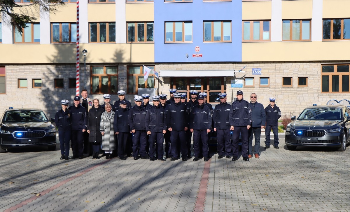 Nowe radiowozy w policji [31.10.2025] - zdjęcie #9 - eOstroleka.pl