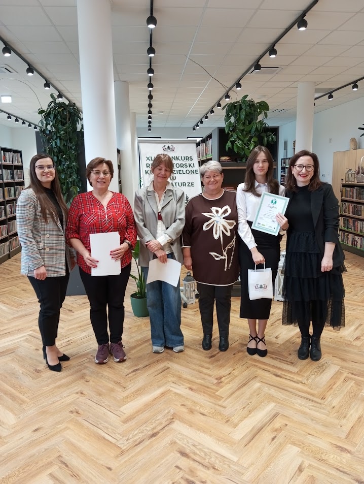 Młode talenty gminy Czarnia podtrzymują kurpiowską tradycję! [29.10.2025] - zdjęcie #12 - eOstroleka.pl