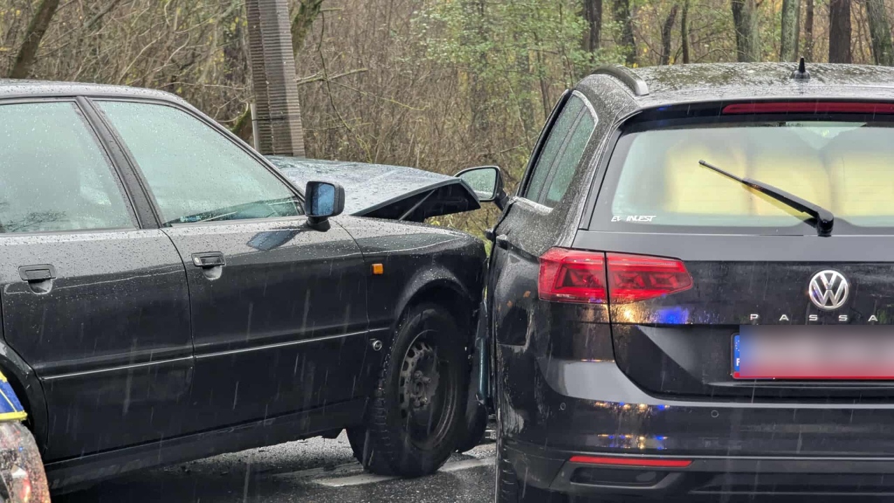 Wypadek przy ul. Warszawskiej w Ostrołęce [3.11.2025] - zdjęcie #11 - eOstroleka.pl