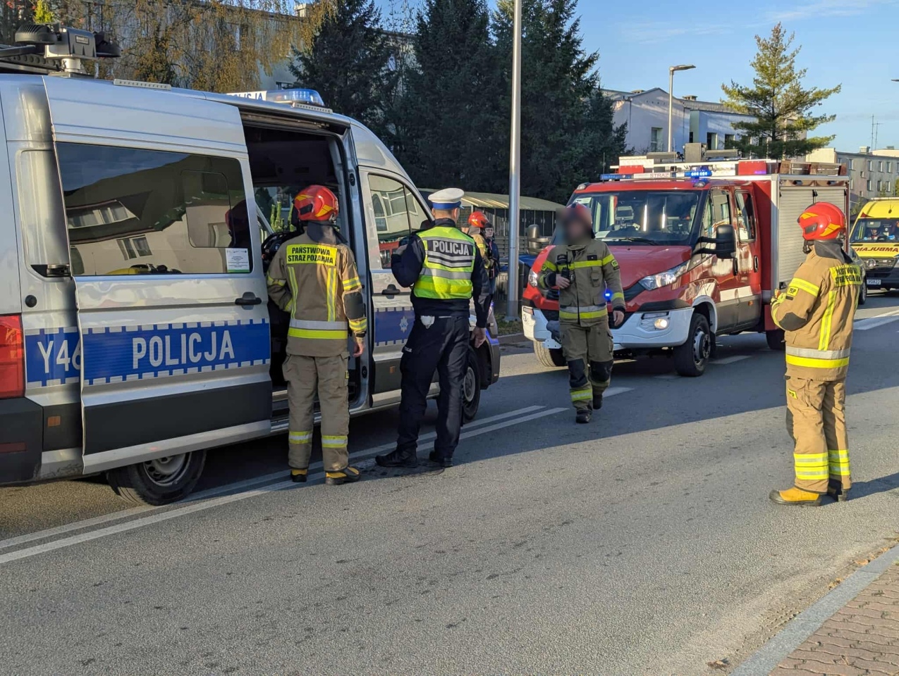 Wypadek na Sikorskiego [6.11.2025] - zdjęcie #9 - eOstroleka.pl