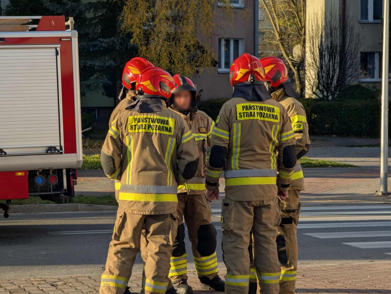Wypadek na Sikorskiego [6.11.2025] - zdjęcie #4 - eOstroleka.pl