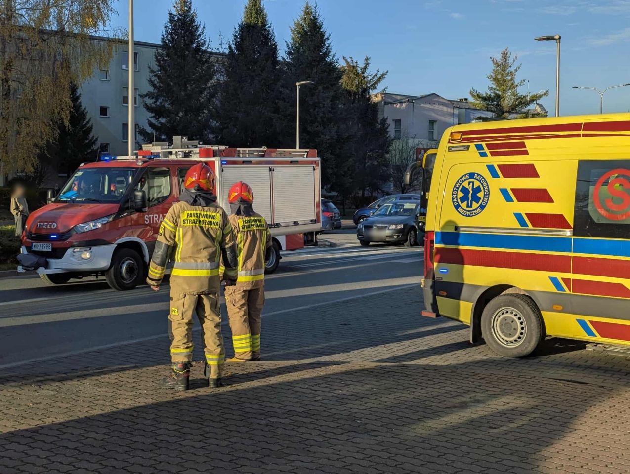 Wypadek na Sikorskiego [6.11.2025] - zdjęcie #2 - eOstroleka.pl