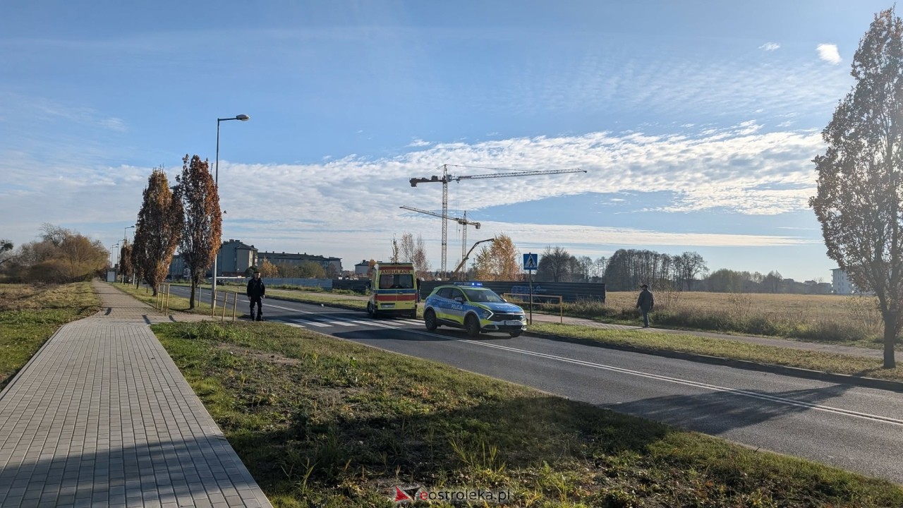 Wypadek na Alei Jana Pawła II w Ostrołęce [06.11.2025] - zdjęcie #6 - eOstroleka.pl