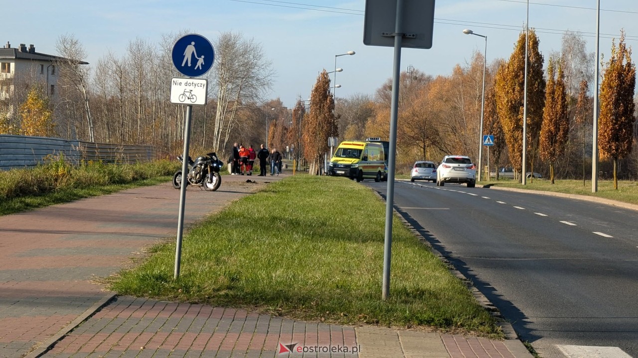 Wypadek na Alei Jana Pawła II w Ostrołęce [06.11.2025] - zdjęcie #4 - eOstroleka.pl