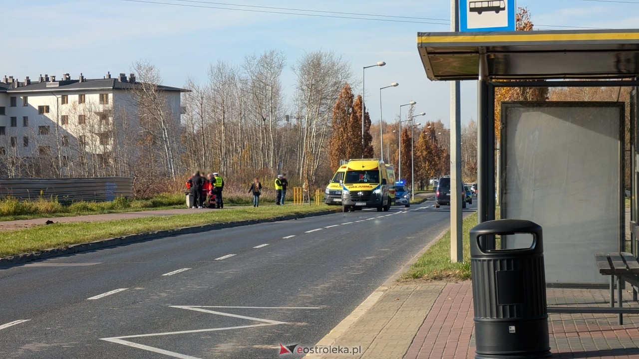 Wypadek na Alei Jana Pawła II w Ostrołęce [06.11.2025] - zdjęcie #3 - eOstroleka.pl