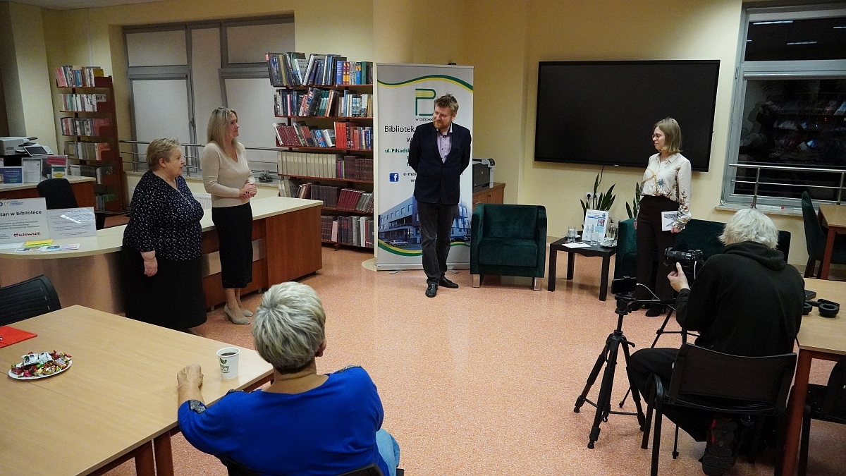Ostrołęcka premiera tomiku poezji “Carmina cantare”, Katarzyny Łady [06.11.2025] - zdjęcie #21 - eOstroleka.pl