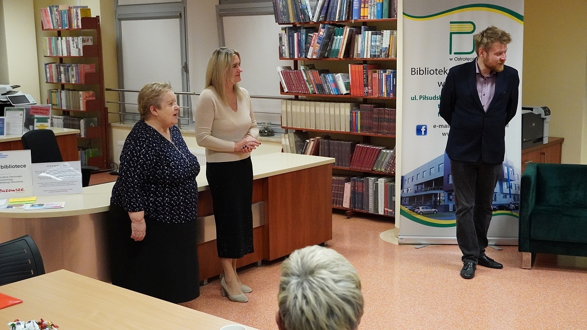 Ostrołęcka premiera tomiku poezji “Carmina cantare”, Katarzyny Łady [06.11.2025] - zdjęcie #20 - eOstroleka.pl