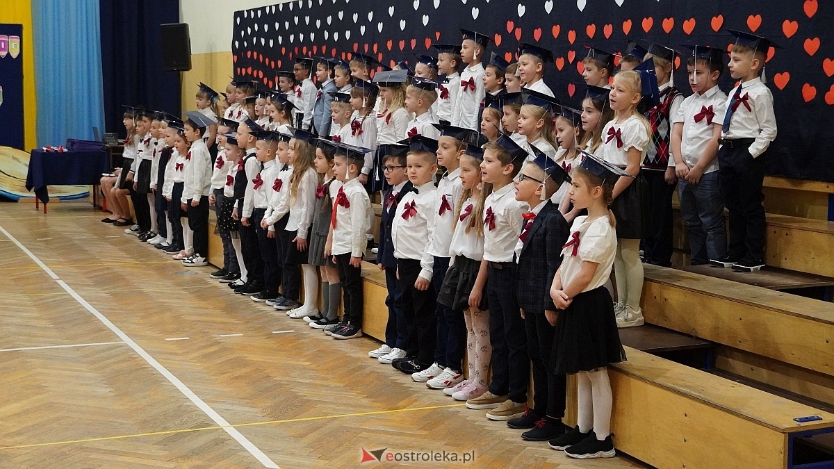 Pasowanie na ucznia  w Szkole Podstawowej nr 6 im. Orła Białego w Ostrołęce [07.11.2025] - zdjęcie #162 - eOstroleka.pl