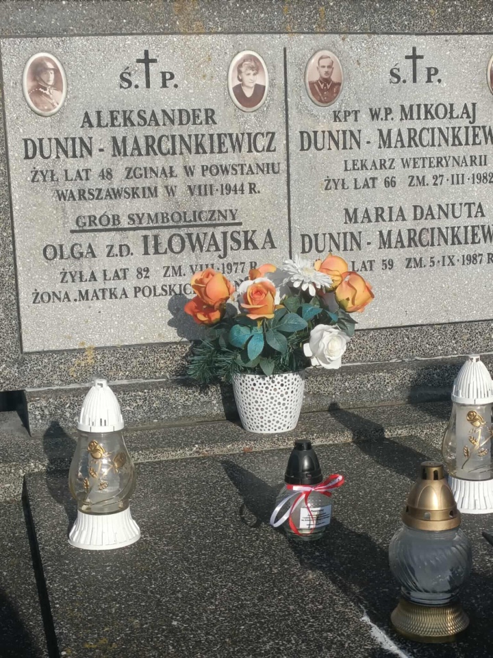 Akcja Płomień Pamięci w SP 4 [07.11.2025] - zdjęcie #20 - eOstroleka.pl