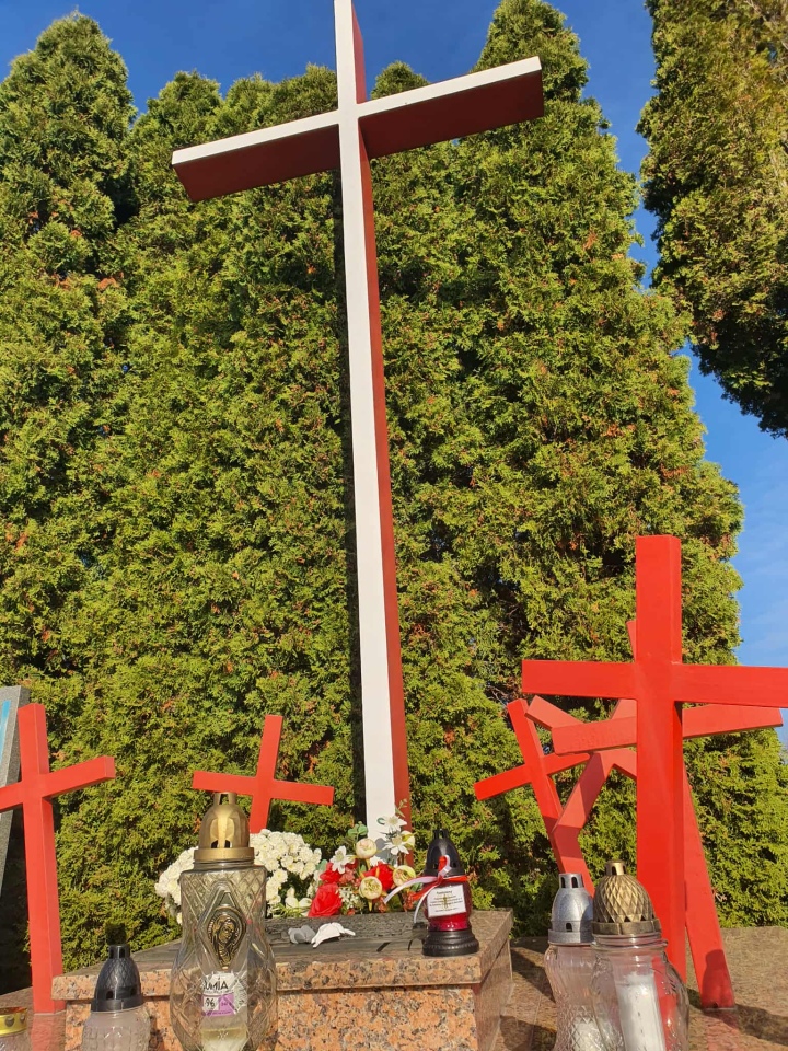 Akcja Płomień Pamięci w SP 4 [07.11.2025] - zdjęcie #14 - eOstroleka.pl