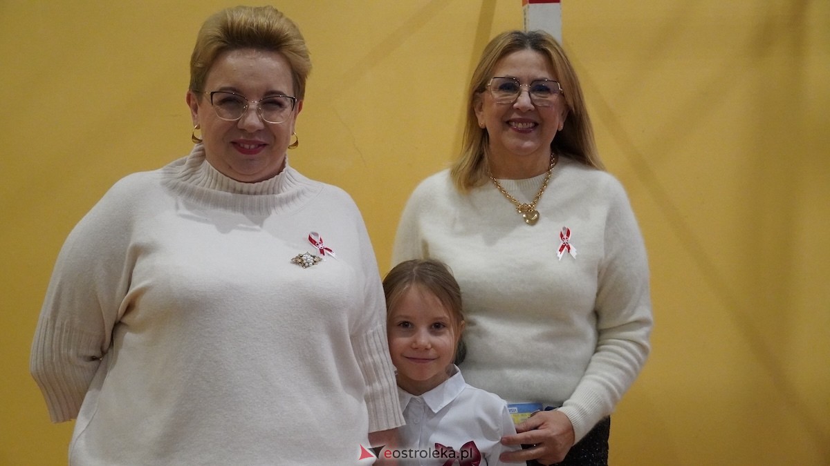 Uroczysty Dzień Patrona w SP nr 6. Święto Orła Białego i... wielka niespodzianka dla uczniów! [7.11.2025] - zdjęcie #165 - eOstroleka.pl
