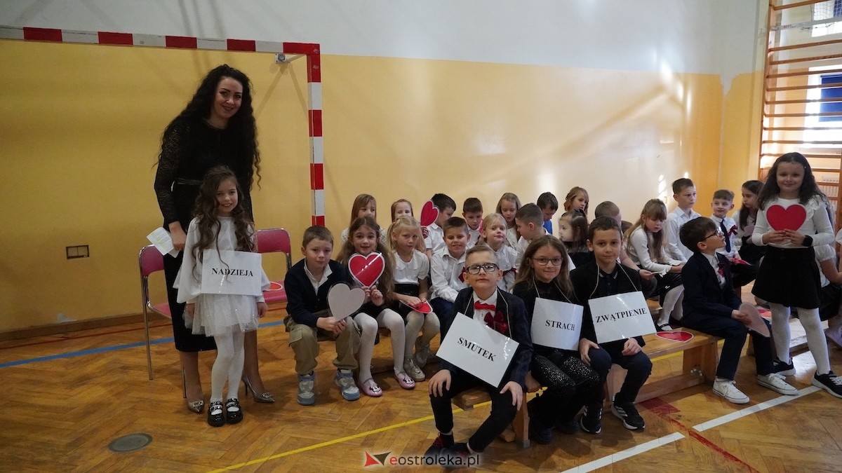 Uroczysty Dzień Patrona w SP nr 6. Święto Orła Białego i... wielka niespodzianka dla uczniów! [7.11.2025] - zdjęcie #163 - eOstroleka.pl