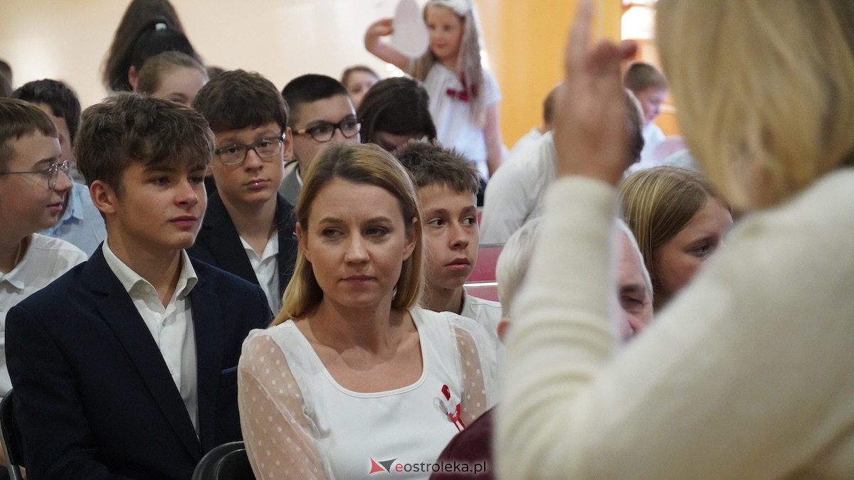 Uroczysty Dzień Patrona w SP nr 6. Święto Orła Białego i... wielka niespodzianka dla uczniów! [7.11.2025] - zdjęcie #152 - eOstroleka.pl